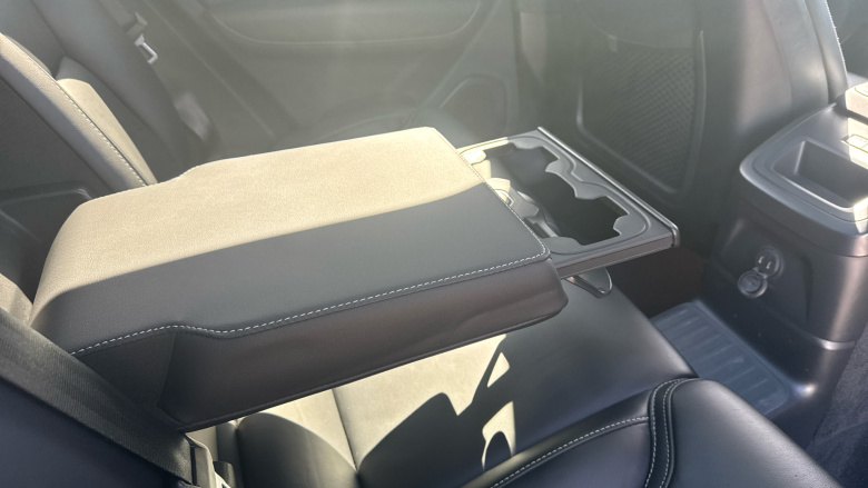 Volvo XC60 2.0 T8 [455] RC PHEV Ultimate Dark 5dr AWD Gtron Estate